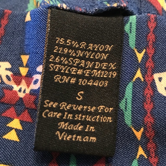 High rise printed shorts - Picture 3 of 3